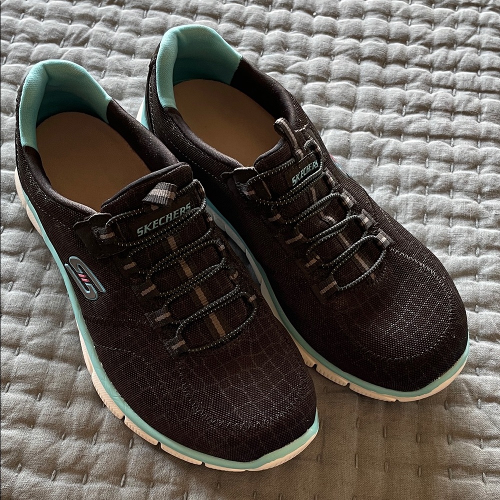 Skechers women’s Black and Teal Sneakers